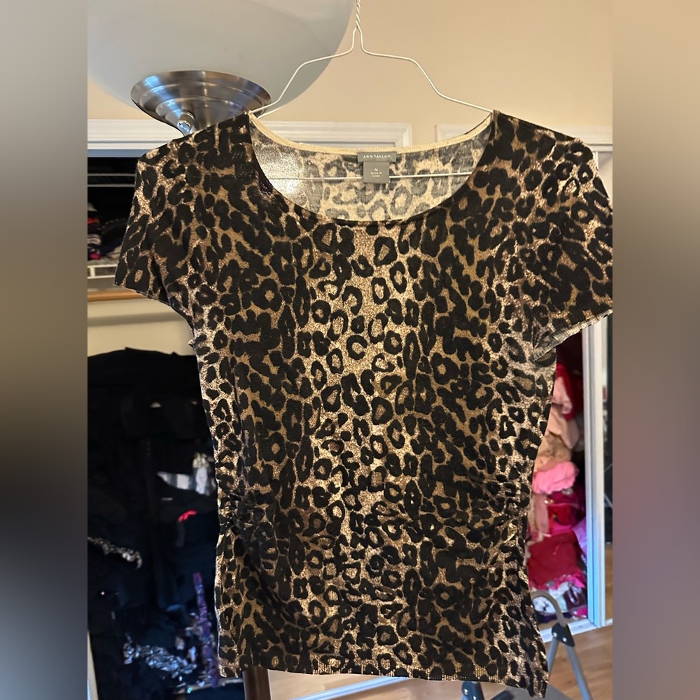 Wool leopard short sleeved sweater